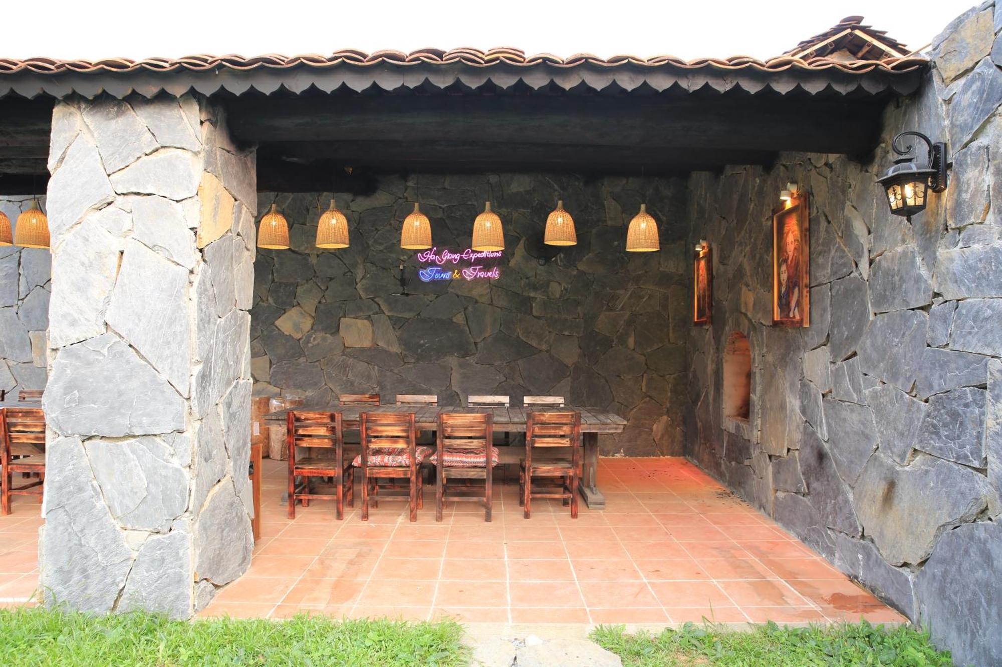 Ha Giang Eco Stone House - Tours & Rental Motorbike Exterior photo